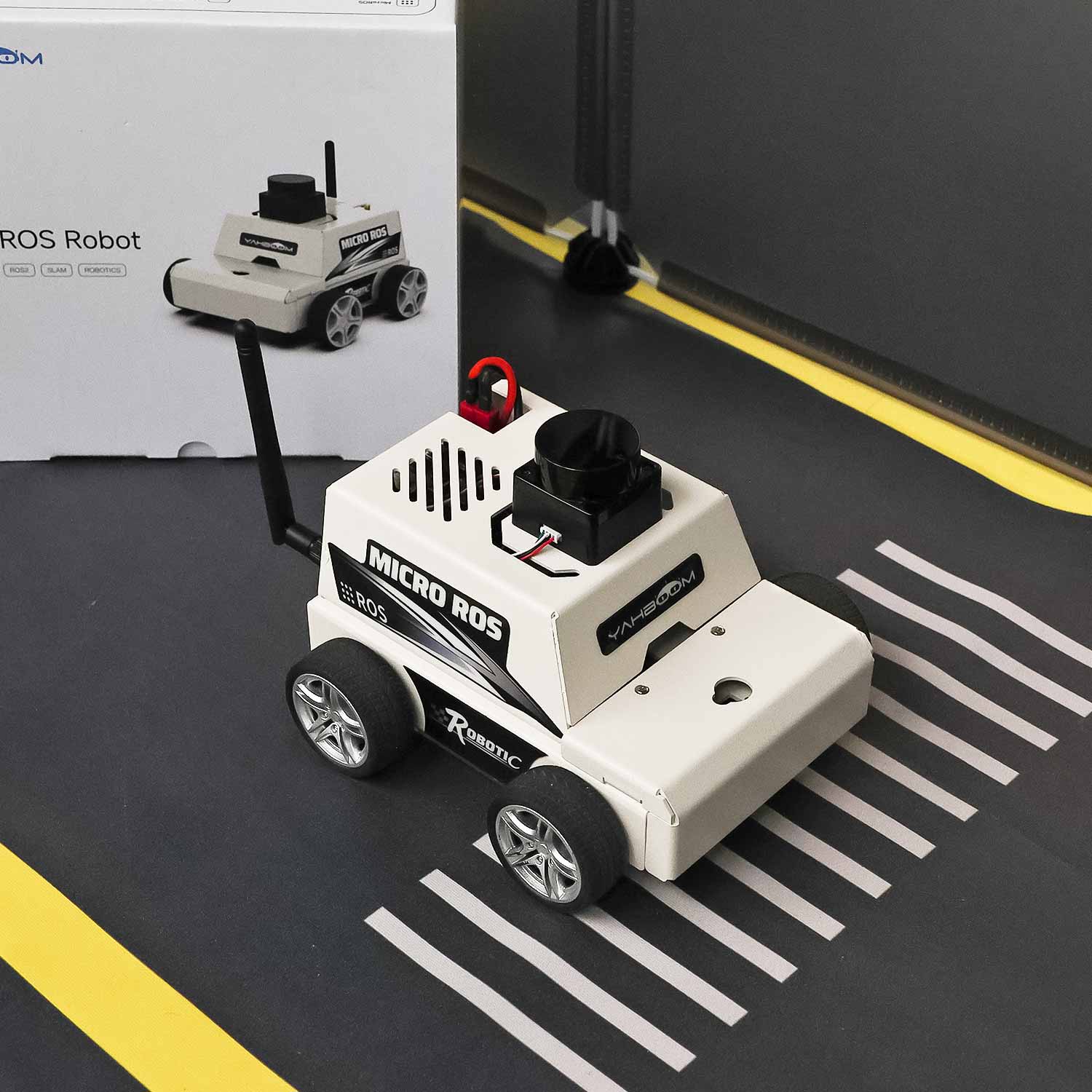 Máquina virtual de automóvil robot MicroROS ESP32 como controlador (MAC no compatible)