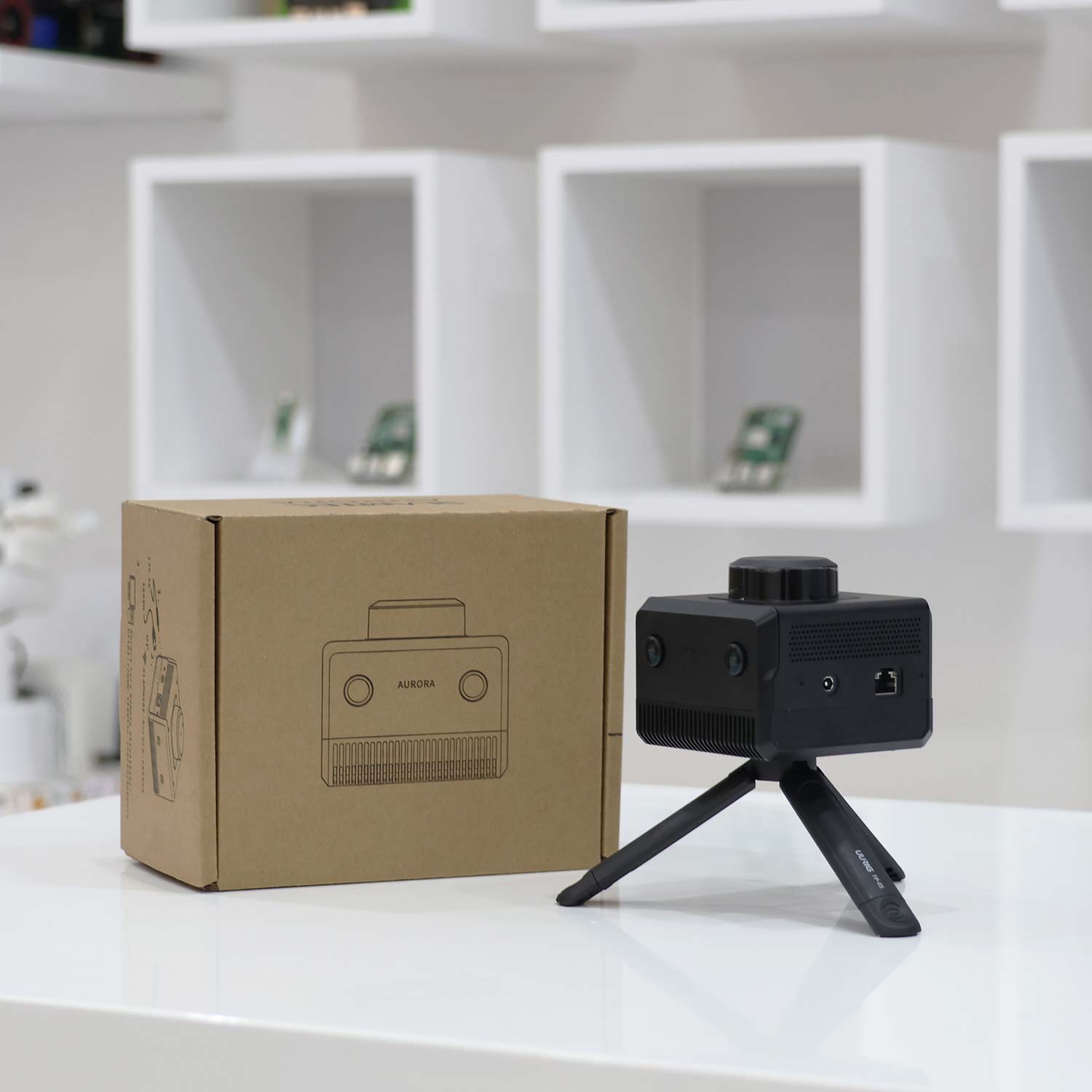 Real picture of Aurora product and packaging box.