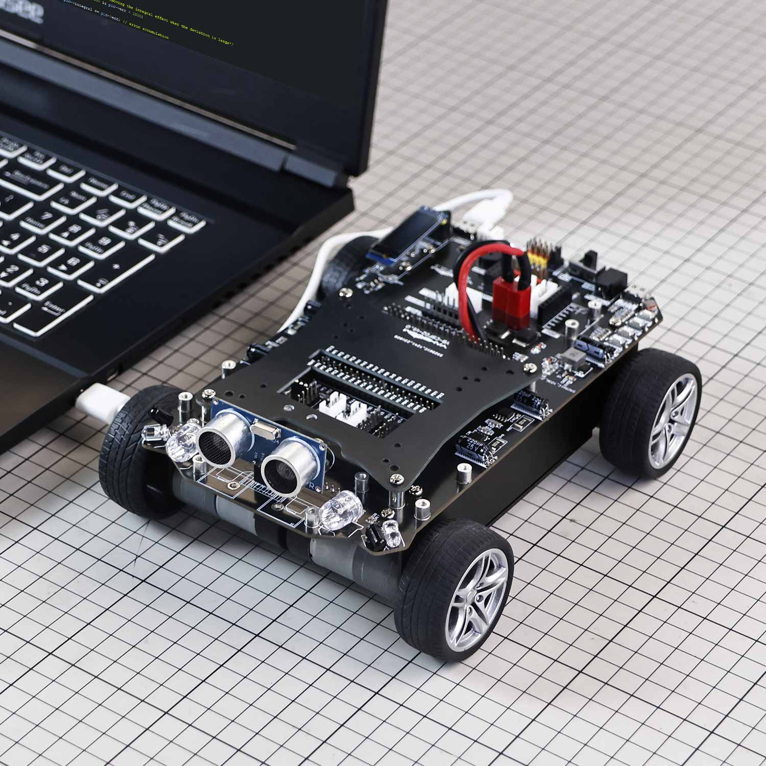 Coche inteligente STM32 con placa de desarrollo multifuncional